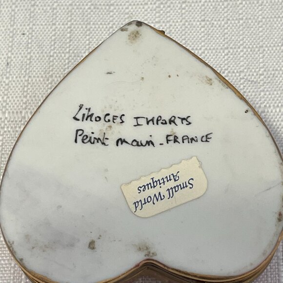 Limoges "box of chocolates" trinket box with 3 ceramic truffles, Valentine's Day - Picture 7 of 8